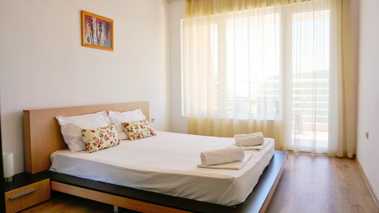 Apartment Marina Residence - Апартамент Марина Резидънс Kavarna Kültér fotó