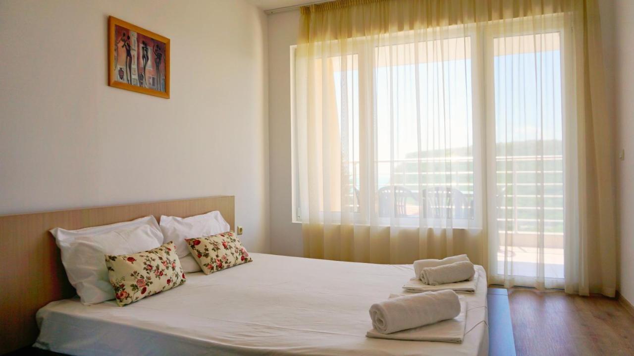 Apartment Marina Residence - Апартамент Марина Резидънс Kavarna Kültér fotó